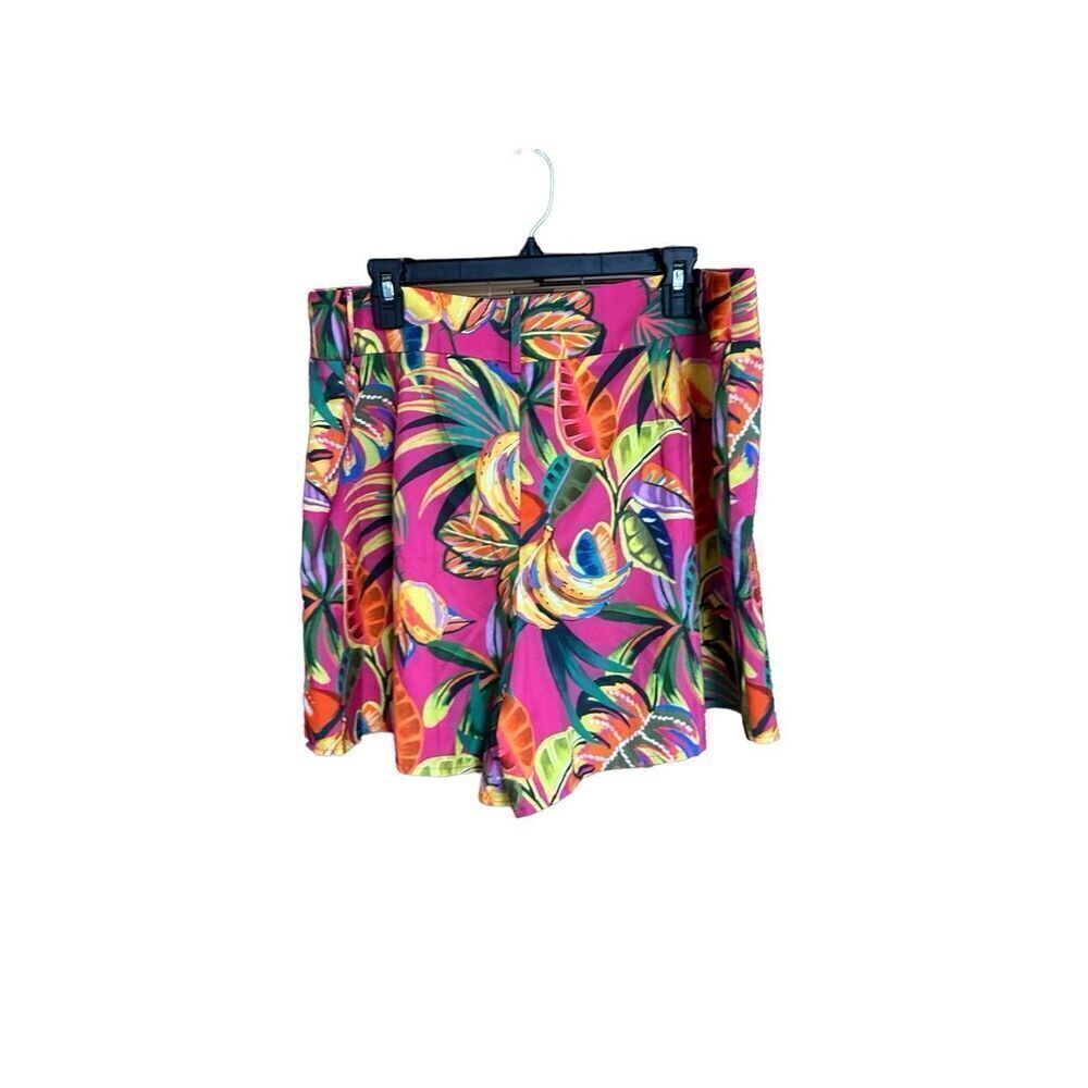 Tropical Shorts 1X NWT Button and Zipper Floral